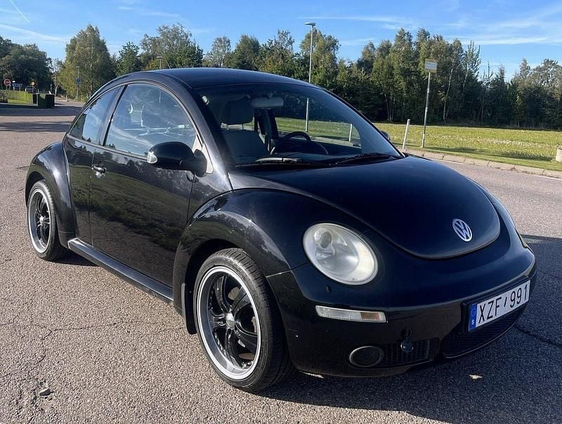 Svart Begagnad 2006 VW Beetle Highline Halvkombi | 49 900 kr (Bra pris) - Bild 1/4