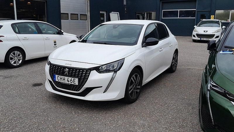Vit Begagnad 2022 Peugeot 208 Allure Halvkombi | 179 900 kr (Marknadspris) - Bild 1/4