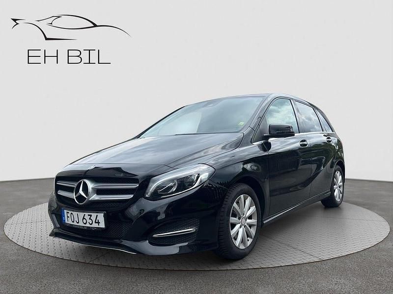 Svart Begagnad 2015 Mercedes B220 Style Minibuss | 149 900 kr - Bild 1/4