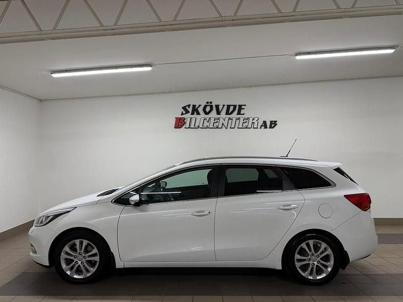 Vit Begagnad 2014 Kia Ceed Comfort Halvkombi | 64 500 kr (Marknadspris) - Bild 1/4