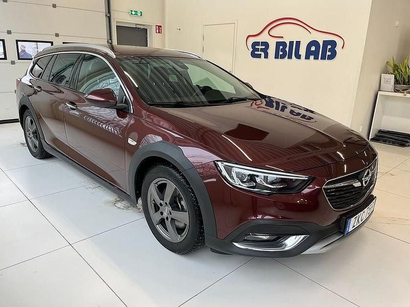 Begagnad Opel Insignia Country Tourer 211 HK (155 kW) 2018 Röd Kombi