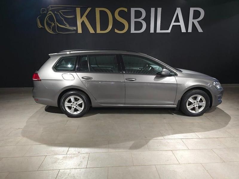 Begagnad VW Golf VII Comfortline 110 HK (80 kW) 2015 Grå Kombi