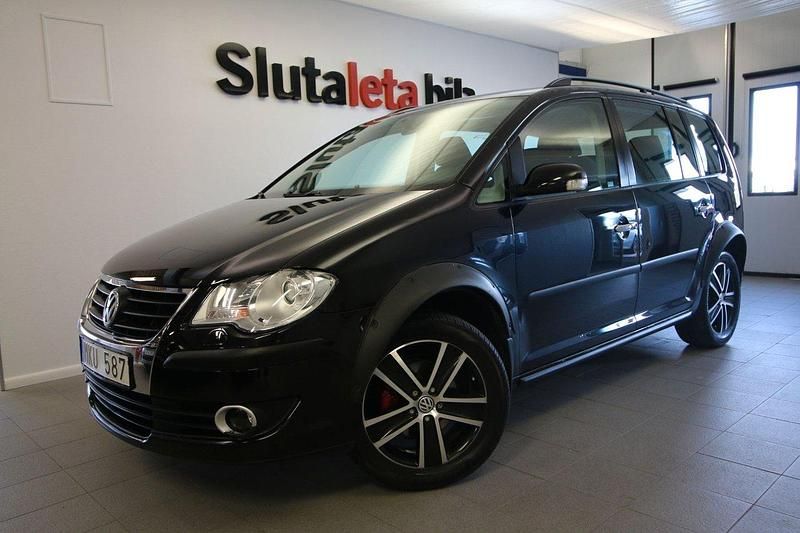 Svart Begagnad 2008 VW Touran Conceptline Minibuss | 59 900 kr - Bild 1/4