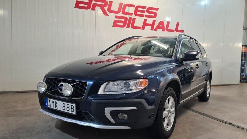 Blå Begagnad 2013 Volvo XC70 Momentum SUV | 181 900 kr (Marknadspris) - Bild 1/4
