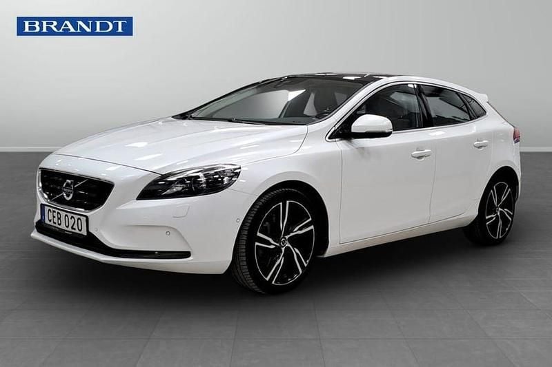 Begagnad Volvo V40 Business Edition 192 HK (141 kW) 2015 Vit