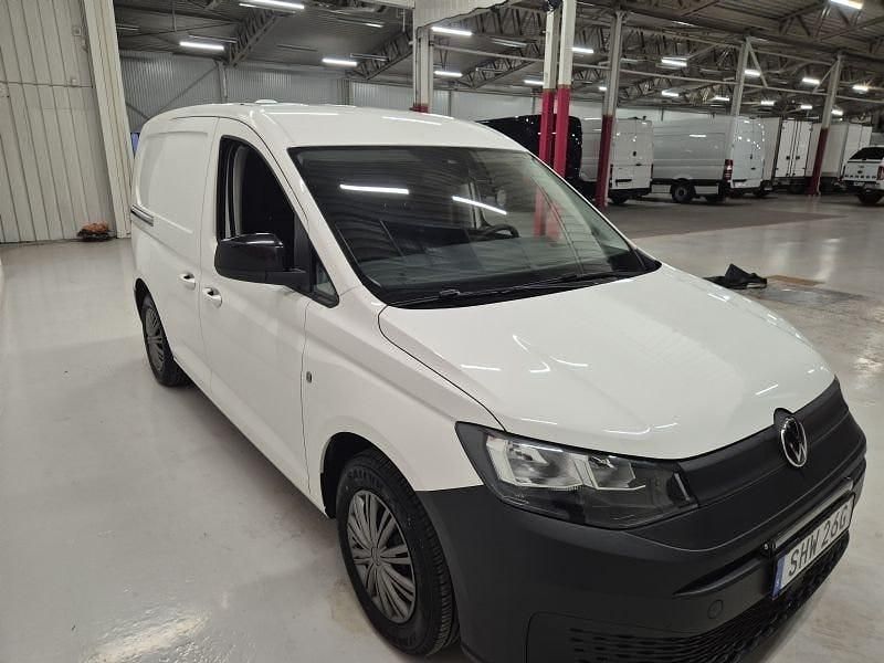 Begagnad VW Caddy 75 HK (55 kW) 2022 Vit Minibuss