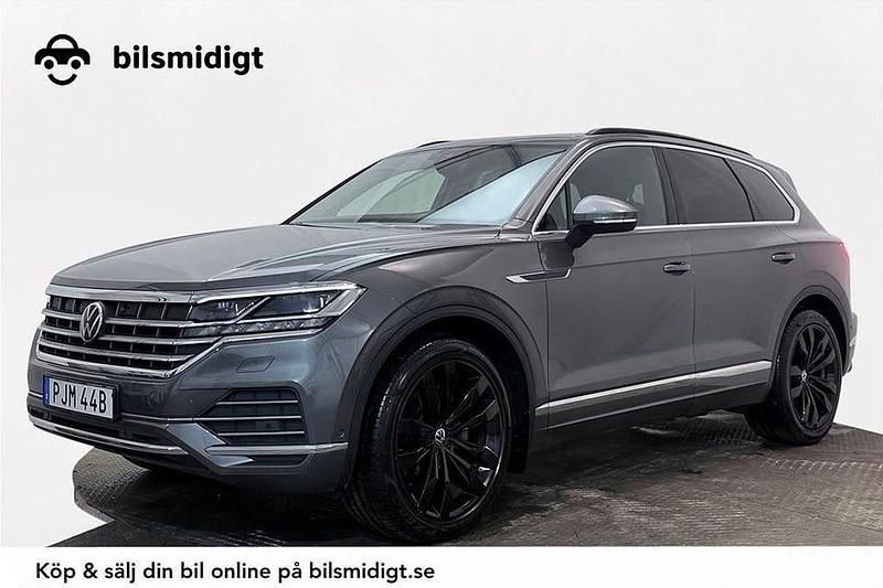 Grå Begagnad 2021 VW Touareg SUV | 454 900 kr - Bild 1/3
