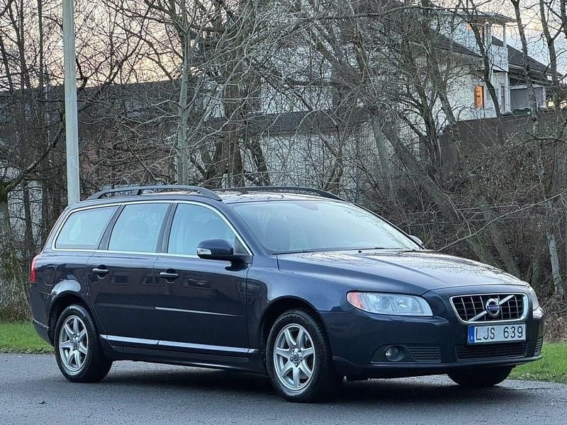 Blå Begagnad 2010 Volvo V70 Momentum Kombi | 79 900 kr (Marknadspris) - Bild 1/4