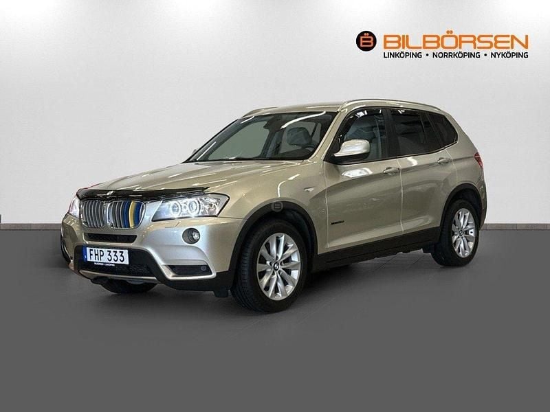 Ljusgrå Begagnad 2010 BMW X3 SUV | 189 900 kr (Marknadspris) - Bild 1/4