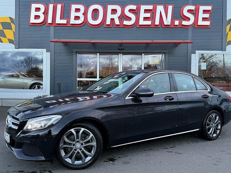 Svart Begagnad 2015 Mercedes C200 Avantgarde Sedan | 189 000 kr (Bra pris) - Bild 1/4