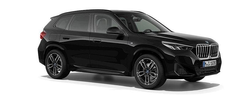 Svart Ny 2025 BMW X1 Comfort Edition SUV | 661 500 kr - Bild 1/3