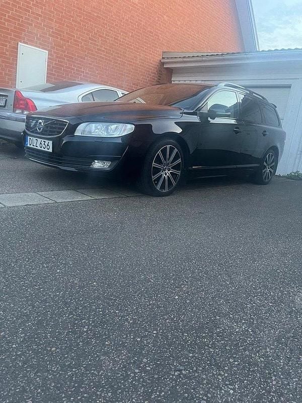 Svart Begagnad 2015 Volvo V70 Dynamic Kombi | 159 900 kr (Marknadspris) - Bild 1/4