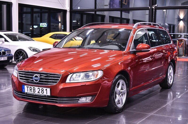 Röd Begagnad 2014 Volvo V70 Kombi | 119 900 kr (Lite dyr) - Bild 1/4