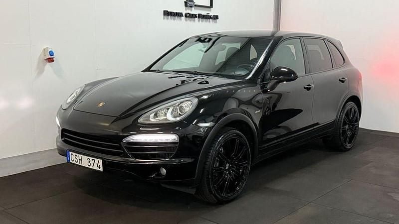 Svart Begagnad 2010 Porsche Cayenne SUV | 189 900 kr (Marknadspris) - Bild 1/4