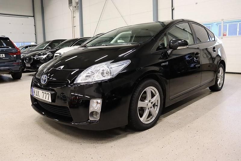Svart Begagnad 2009 Toyota Prius Halvkombi | 109 800 kr (Marknadspris) - Bild 1/4