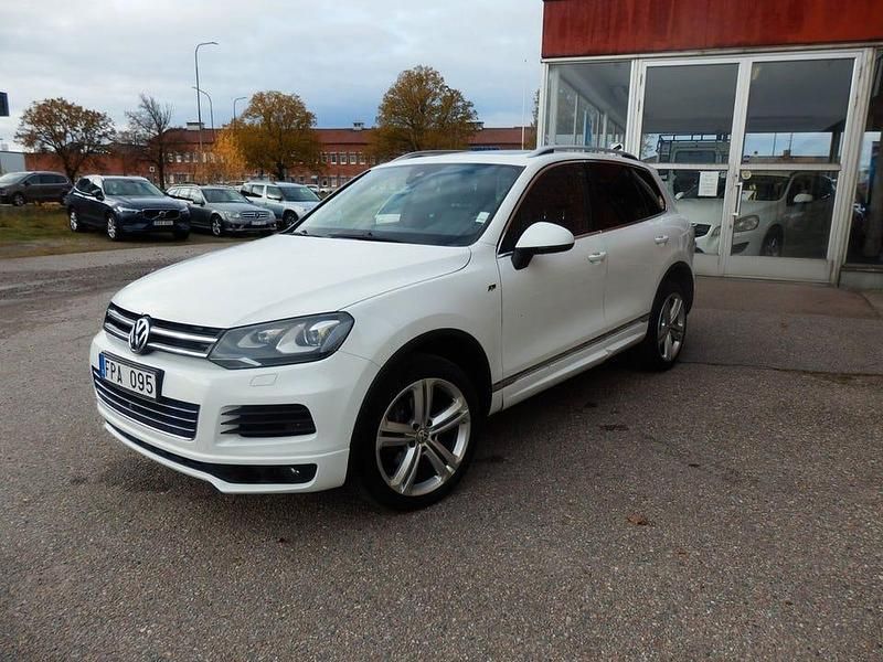 Vit Begagnad 2014 VW Touareg SUV | 155 000 kr (Lite dyr) - Bild 1/4