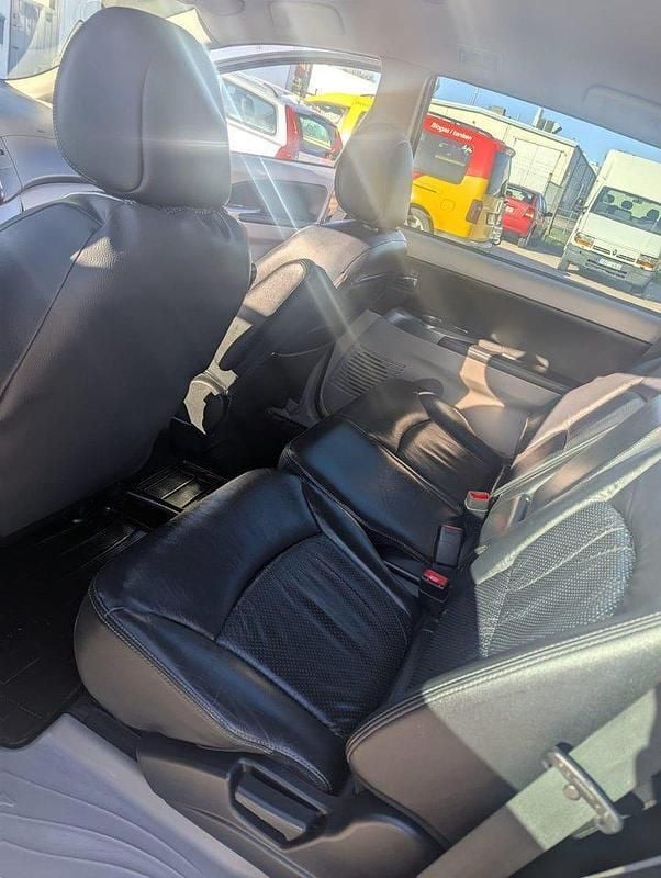 Svart Begagnad 2008 Mitsubishi Grandis Minibuss | 38 000 kr (Marknadspris) - Bild 1/4