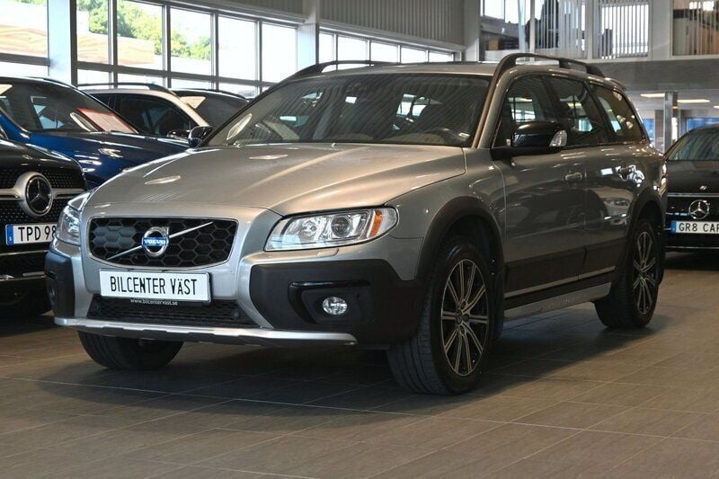 Silver Begagnad 2015 Volvo XC70 Standard SUV | 239 000 kr (Dyr) - Bild 1/4