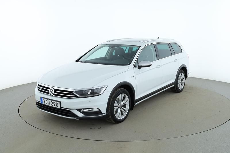 Vit Begagnad 2016 VW Passat Alltrack Kombi | 150 000 kr (Marknadspris) - Bild 1/4
