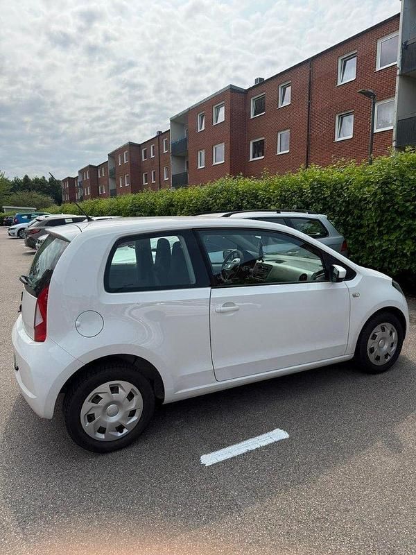 Vit Begagnad 2013 Seat Mii Halvkombi | 35 000 kr - Bild 1/3