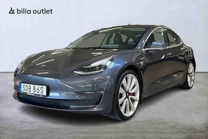 Grå Begagnad 2019 Tesla Model 3 Performance Sedan | 279 900 kr (Lite dyr) - Bild 1/1