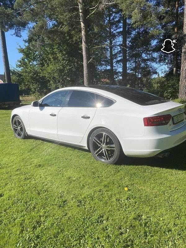 Vit Begagnad 2011 Audi A5 Sportback Comfort Sedan | 95 000 kr - Bild 1/4