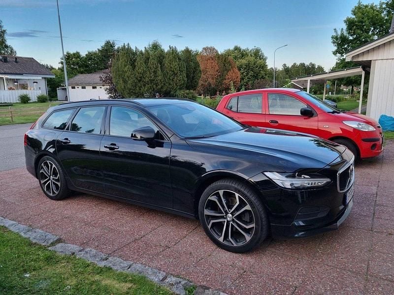 Svart Begagnad 2017 Volvo V90 Kinetic Kombi | 180 000 kr (Marknadspris) - Bild 1/3