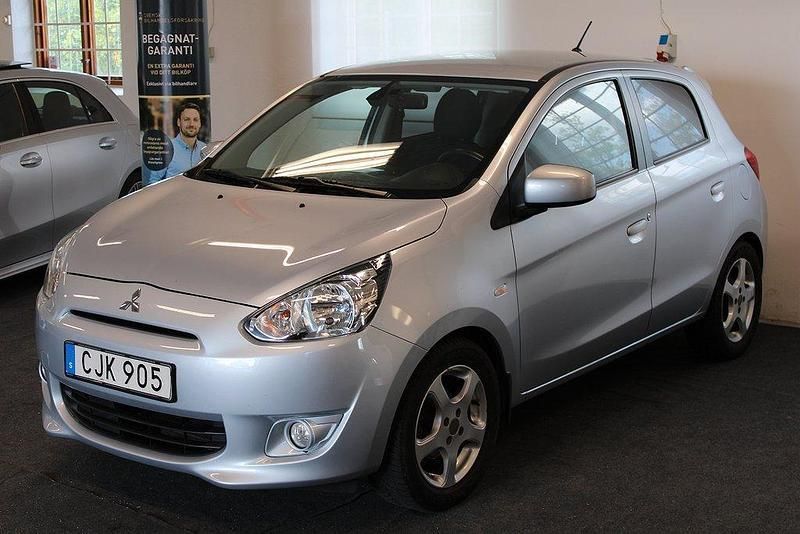 Silver Begagnad 2015 Mitsubishi Space Star Kombi | 54 900 kr (Marknadspris) - Bild 1/4