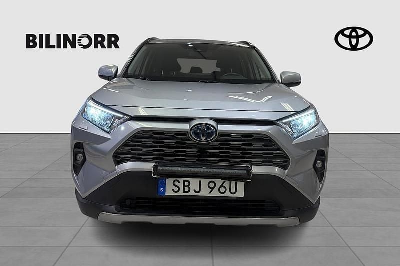 Begagnad Toyota RAV4 2022 Silver SUV