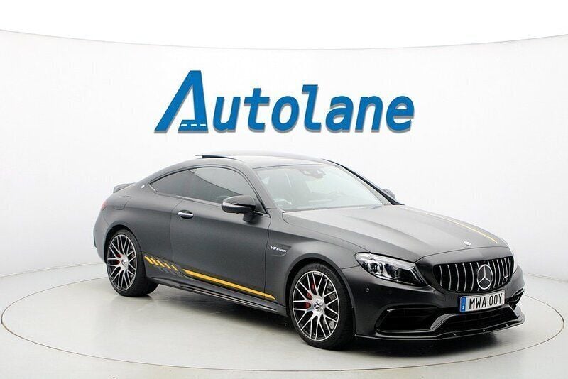 Grå Begagnad 2022 Mercedes C63S AMG AMG Sportkupé | 995 000 kr (Dyr) - Bild 1/3