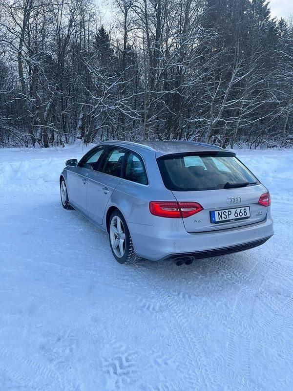 Begagnad Audi A4 S-Line 190 HK (139 kW) 2015 Kombi