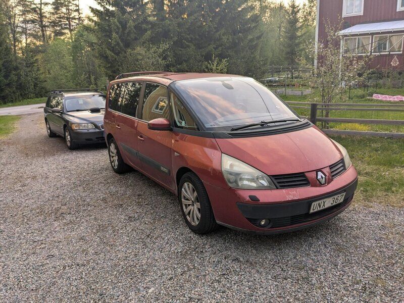 Röd Begagnad 2004 Renault Grand Espace Expression Minibuss | 9 000 kr - Bild 1/4