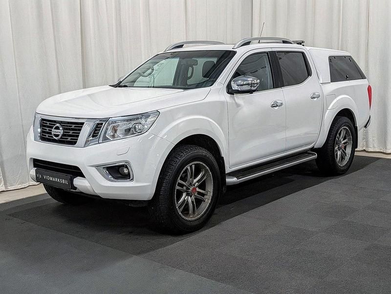 Vit Begagnad 2018 Nissan Navara Tekna Pickup | 289 900 kr (Marknadspris) - Bild 1/4