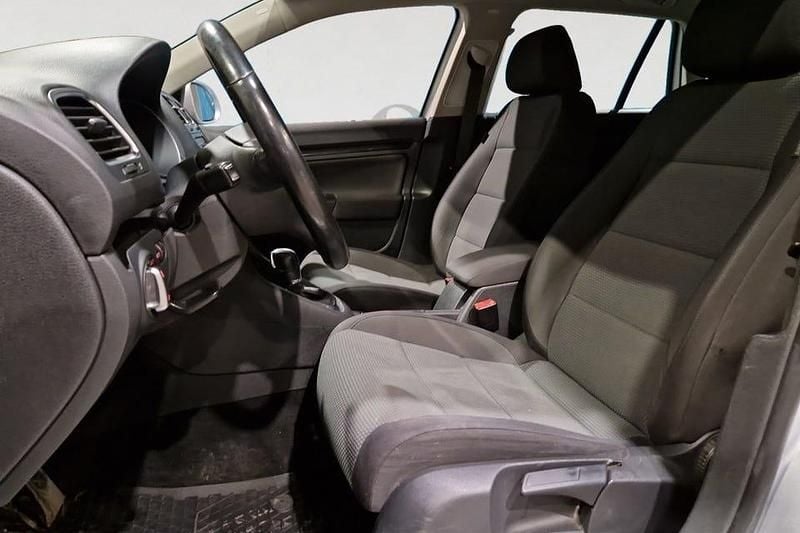 Begagnad VW Golf VII 105 HK (77 kW) 2012 Silver Kombi