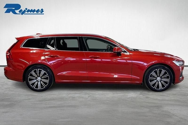 Begagnad Volvo V60 Inscription 341 HK (250 kW) 2021 Röd Kombi