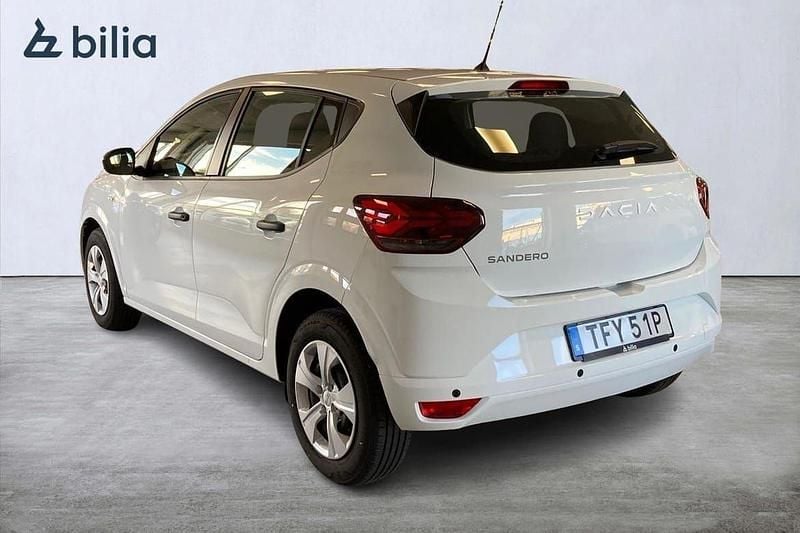 Vit Begagnad 2022 Dacia Sandero Essentiel Halvkombi | 129 900 kr (Bra pris) - Bild 1/3
