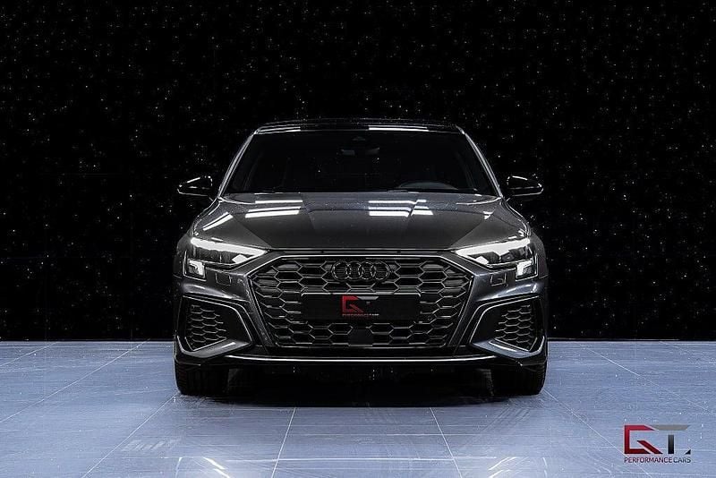 Begagnad Audi A3 Sportback e-tron S-Line 245 HK (180 kW) 2024 Daytona grey Halvkombi