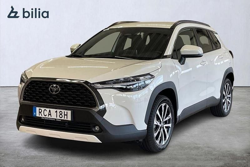 Vit Ny 2025 Toyota Corolla Cross Style SUV | 399 900 kr (Marknadspris) - Bild 1/3