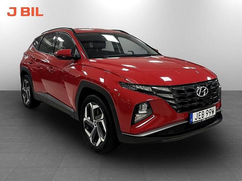 Röd Begagnad 2022 Hyundai Tucson Essential SUV | 309 900 kr (Marknadspris) - Bild 1/3