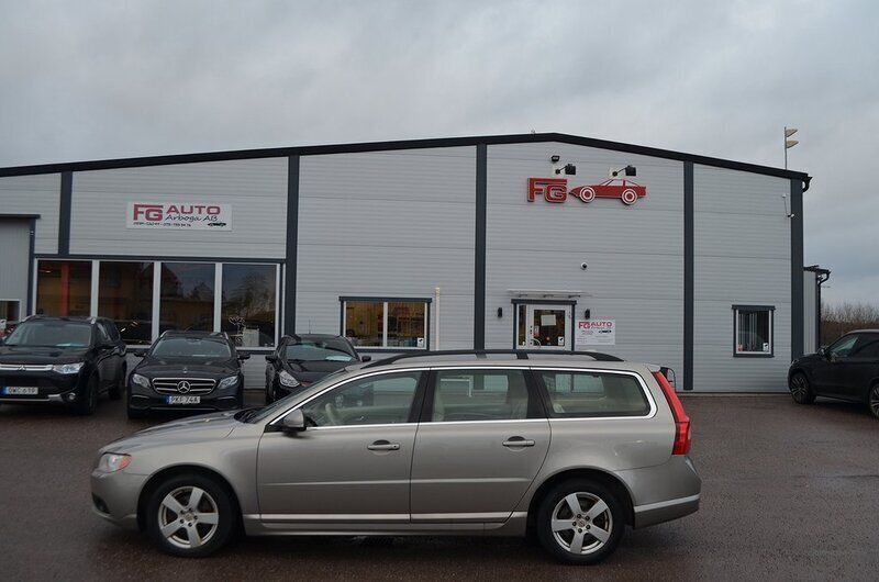 Ljusbrun (brun) Begagnad 2012 Volvo V70 Momentum Kombi | 89 000 kr (Bra pris) - Bild 1/4