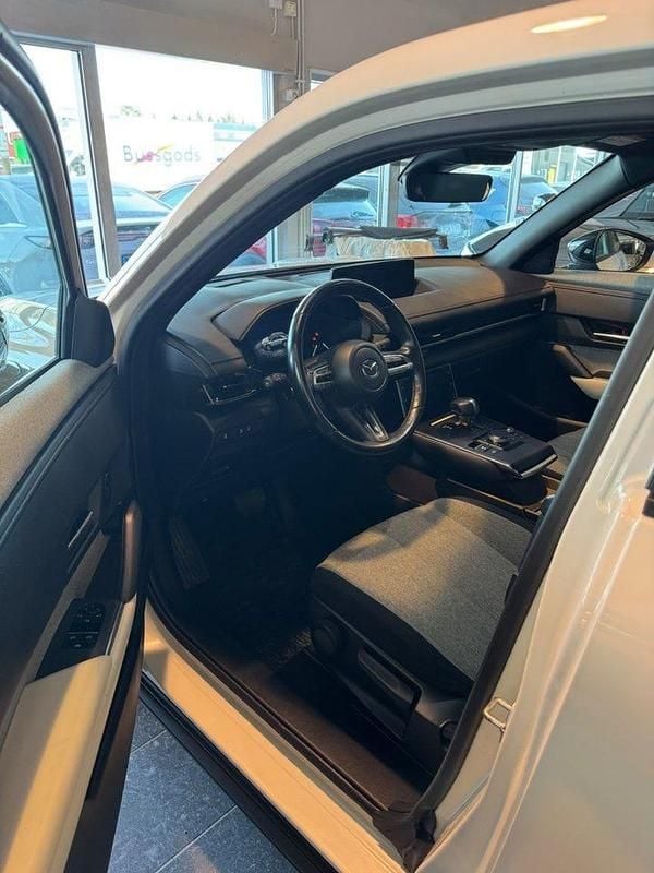 Begagnad Mazda MX30 Exclusive-Line 105 kW (143 HK) 2023 Vit SUV