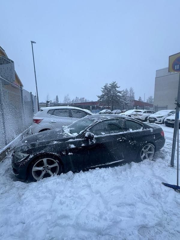 Begagnad BMW 320 170 HK (125 kW) 2012 Sportkupé