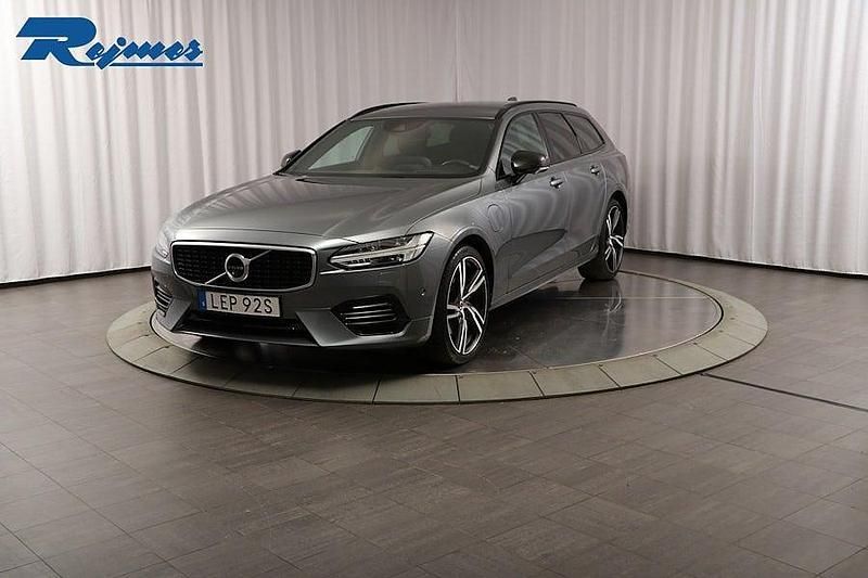 Begagnad Volvo V90 R-Design 303 HK (222 kW) 2019 Grå Kombi