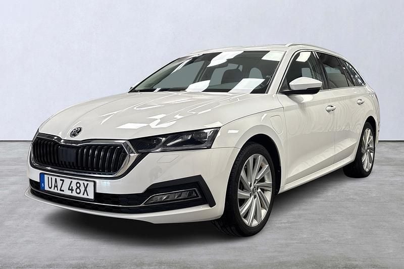 Begagnad Skoda Octavia 2021 Vit Kombi