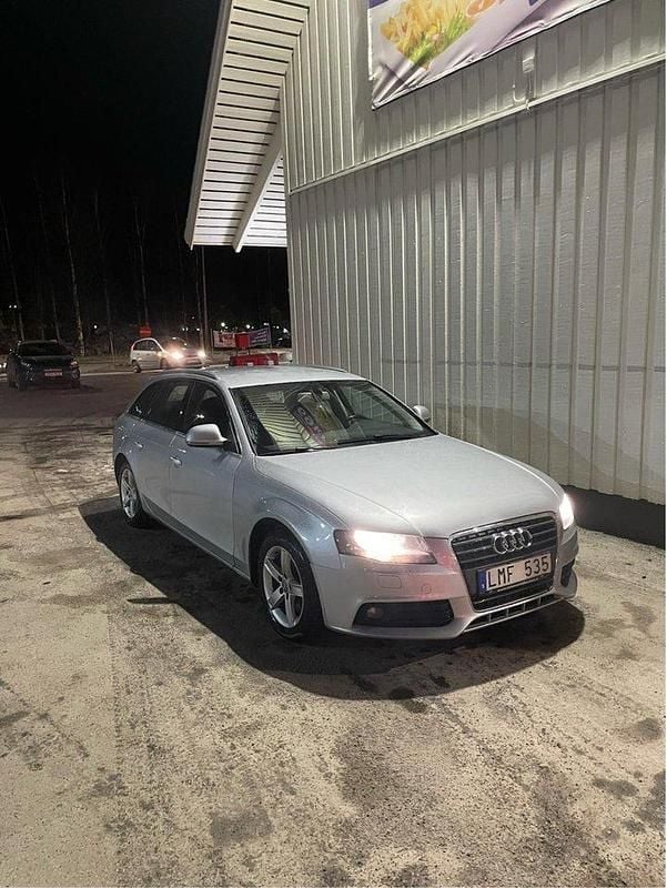 Silver Begagnad 2009 Audi A4 Kombi | 50 000 kr (Marknadspris) - Bild 1/4