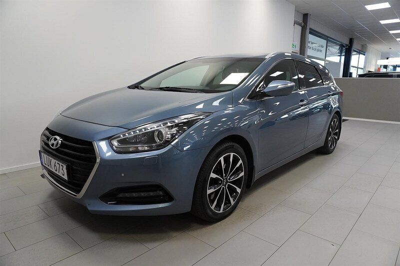 Ljusblå Begagnad 2015 Hyundai i40 Kombi | 119 800 kr (Bra pris) - Bild 1/4