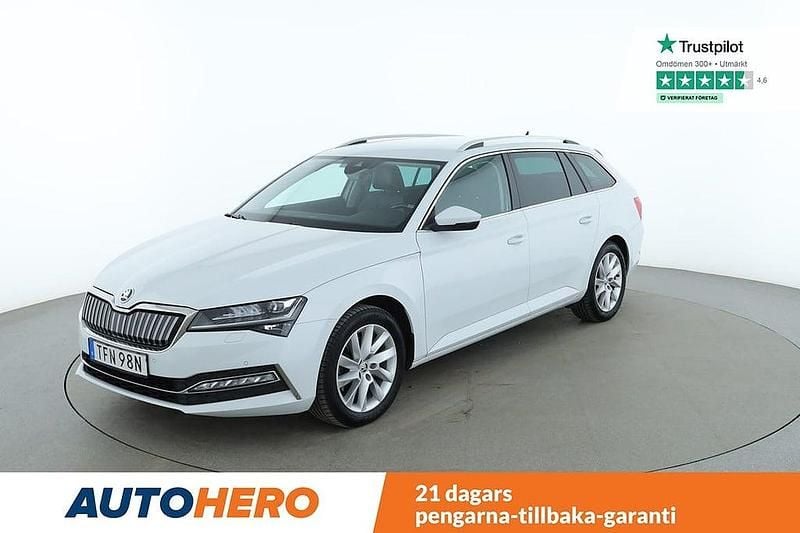 Vit Begagnad 2023 Skoda Superb Business Line Kombi | 284 000 kr (Bra pris) - Bild 1/4