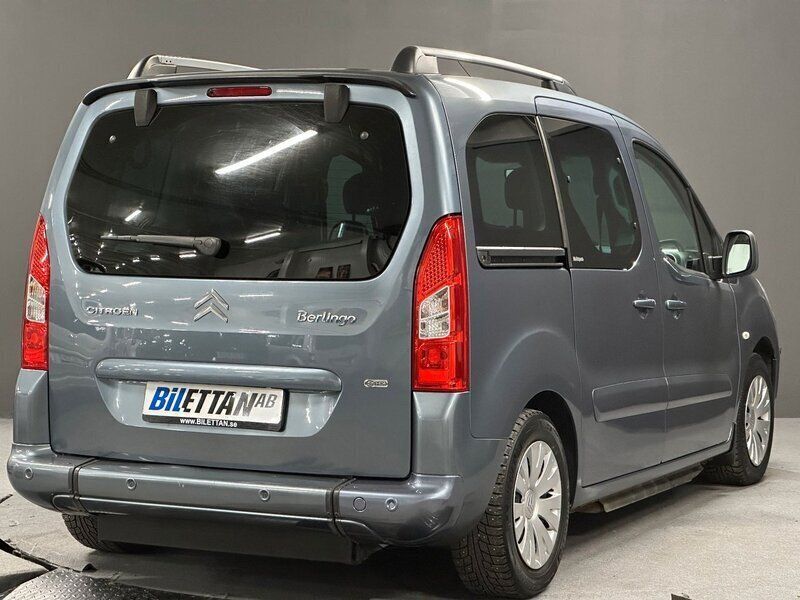 Begagnad Citroën Berlingo 93 HK (68 kW) 2011 Grå Minibuss