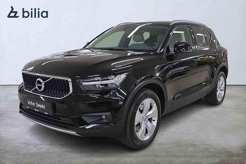 Svart Begagnad 2020 Volvo XC40 Momentum SUV | 309 000 kr (Marknadspris) - Bild 1/1