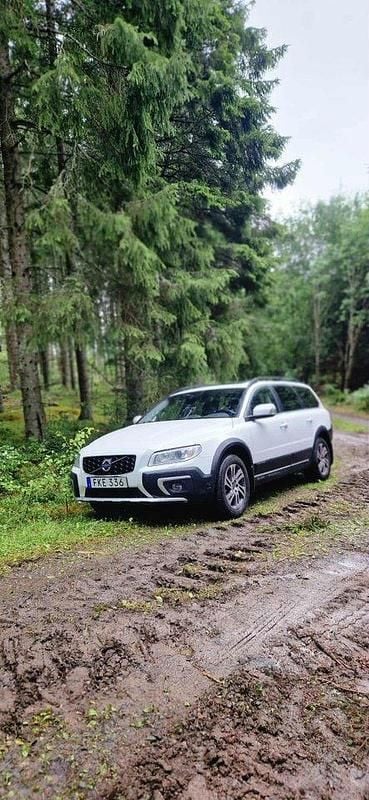 Vit Begagnad 2015 Volvo XC70 Summum Kombi | 189 000 kr (Marknadspris) - Bild 1/4